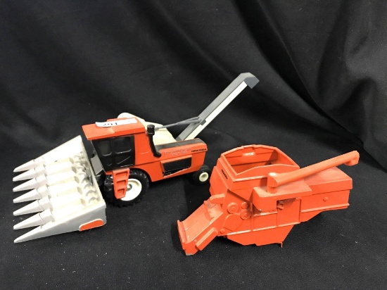 Ertl 20th Anniversary New Idea, Uni-Harvester