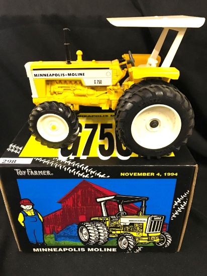 1/16 scale Ertl Toy Farmer MM G750 Tractor w/Box