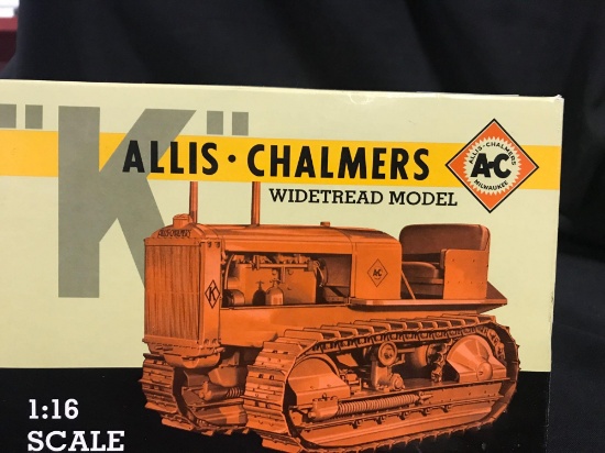 1/16 scale SpecCast 2001 National Toy Truck 'n' Construction Show A-C K Crawler Tractor, NIB