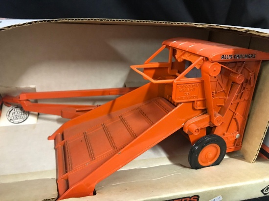 1/16 scale Ertl Special Edition A-C Roto-Baler, NIB