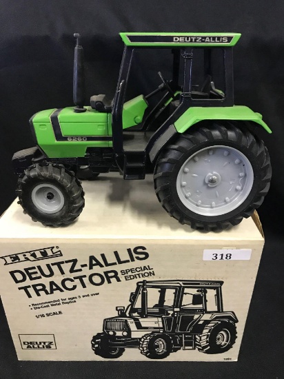 1/16 scale Ertl 1986 Special Edition Deutz-Allis 6260 MFD Tractor w/Box