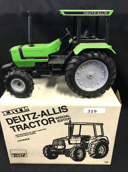1/16 scale Ertl 1986 Special Edition Deutz-Allis 6240 MFD Tractor w/Box