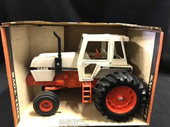 1/16 scale Ertl Case 2590 Tractor in Box