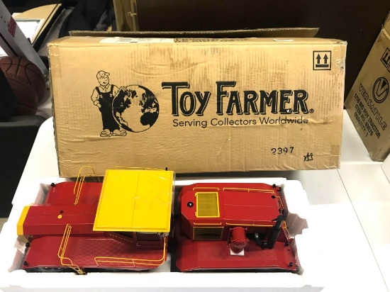 1/16 scale Toy Farmer Versatile Big Roy Tractor, NIB