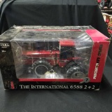 1/16 scale Ertl Precision Key Series IH 6588 2+2 Tractor, NIB
