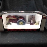 1/16 scale SpecCast IH 340 Utility Tractor w/IH Model 251 Planter, NIB