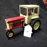 1/16 scale Ertl McCormick Farmall 560 Tractor w/Cab