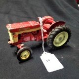1/16 scale Ertl IH 340 Utility Tractor w/Fast Hitch and Fenders