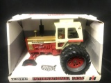 1/16 scale Ertl 1995 Collectors Edition IH 1456 Turbo Gold Demonstrator Tractor, NIB