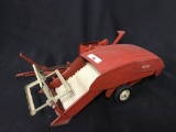 1/16 Tru-Scale Pull Type Combine