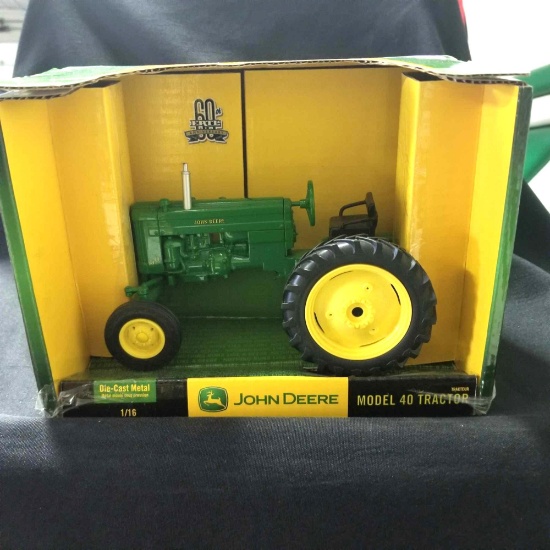 JOHN DEERE "40" TRACTOR