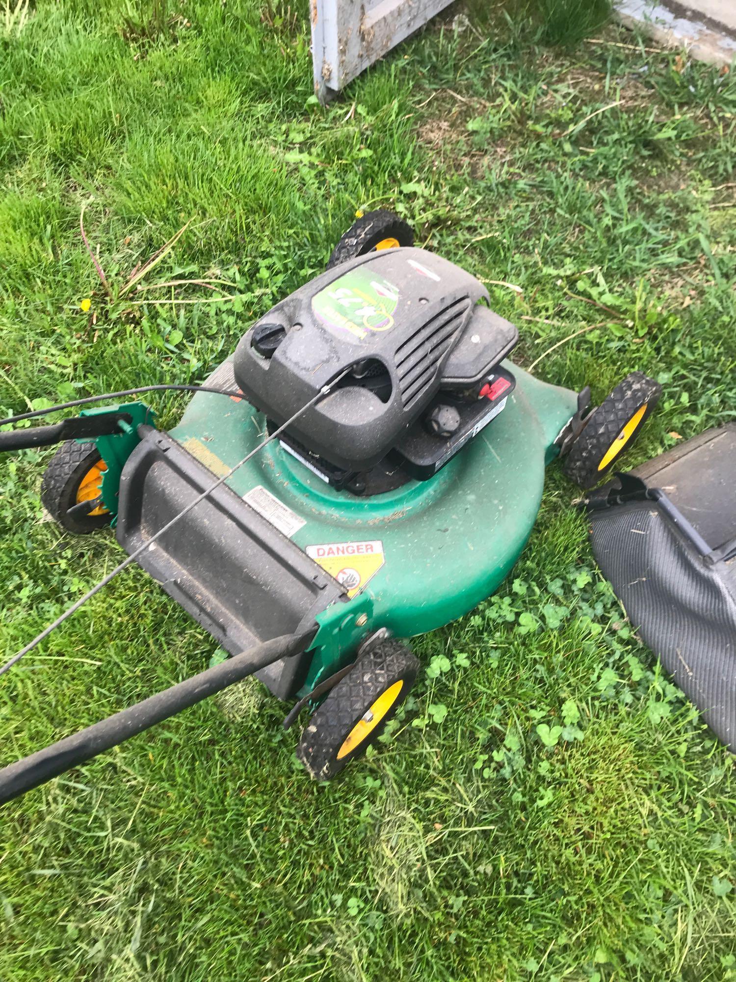 Weed Eater 4.75hp 21 cut push mower. NO Proxibid