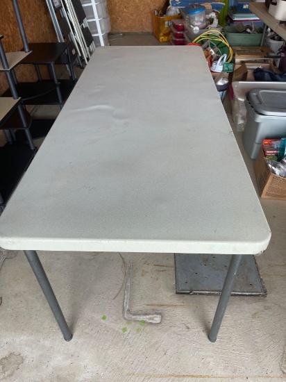 6' Long banquet table