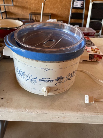 Rival crock pot, EZ Pockets 4 pc set, mixing bowls, muffins tin, baking pan, bundt pan.