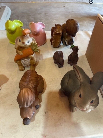 Easter animal decorations, figurines.