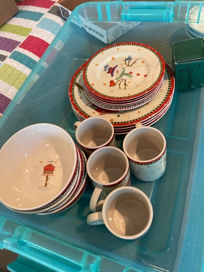 Christmas dishes set by Thompson