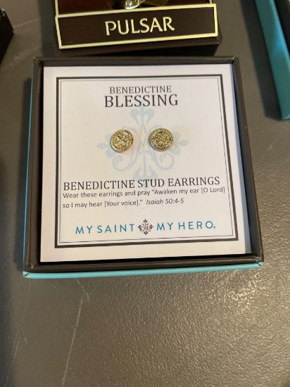 Earrings and Necklaces.... Shipping