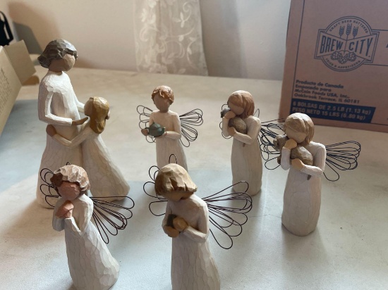 Willow Trees figurines.... Shipping