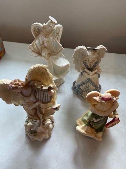 Angel figurines.... Shipping