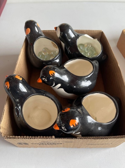 Penguin mugs, figurines