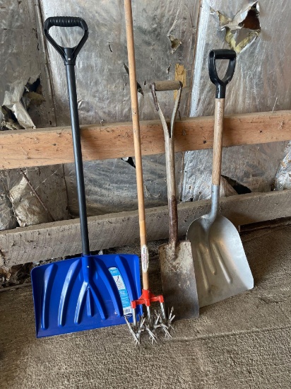 Aluminum scoop shovel, spade, garden weasel, 18 inch snow shovel