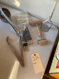 Kitchen utensils, Pampered Chef kitchen thermometer.... Shipping