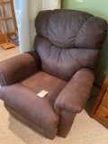 Lazboy electric reclining chair. Really nice!!