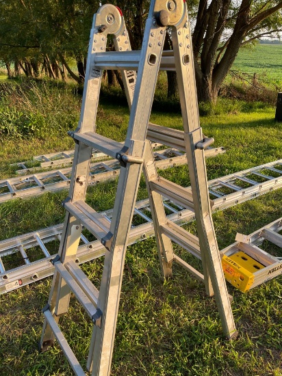 VULCAN ADJUSTABLE LEG STEP LADDER