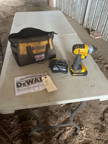 DEWALT 1/4" IMPACT DRIVER