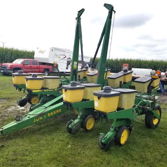 John Deere 7200 8x38 Front Fold Planter