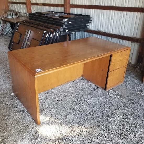 MODERN WOOD OFFICE DESK