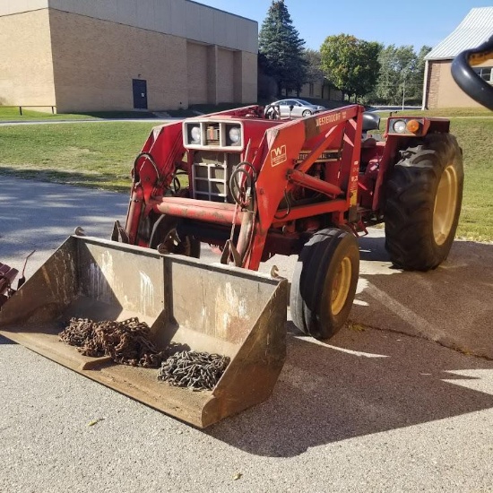 INTERNATIONAL "84 HYDRO " TRACTOR