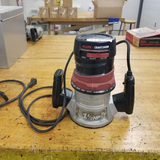 CRAFTSMAN 1 1/2hp HAND ROUTER