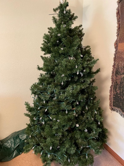 6" lighted Christmas Tree No Shipping