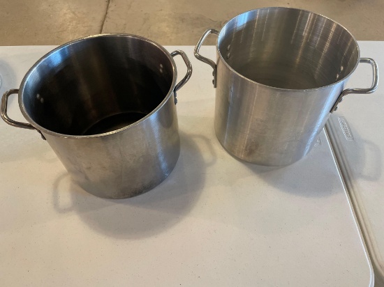 (2) 10" x 9.5" kettles