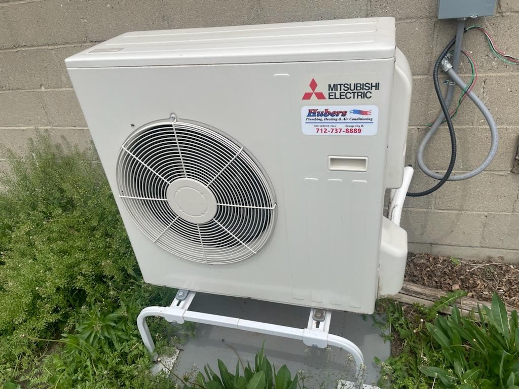 Mitsubishi Electric Mr. Slim 46'' Split-type Air Conditioner indoor unit  with remote, works good No | Online Auctions | Proxibid