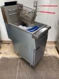 Kintera 90,000 btu natural gas deep fat fryer, stand alone, like new No Shipping Available