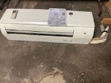 Mitsubishi Electric Mr. Slim 46'' Split-type Air Conditioner indoor unit with remote, works good No