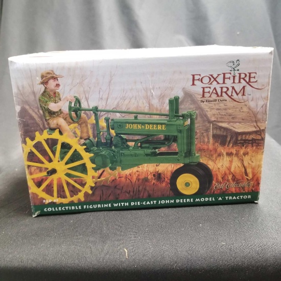 1/16 Scale Ertl Collectilbe Foxfire Farm JD A Tractor-NIB