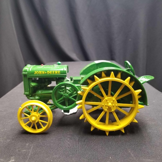 1/16 Scale Ertl JD D1999 Collectors Edition 75th Anniversary Tractor