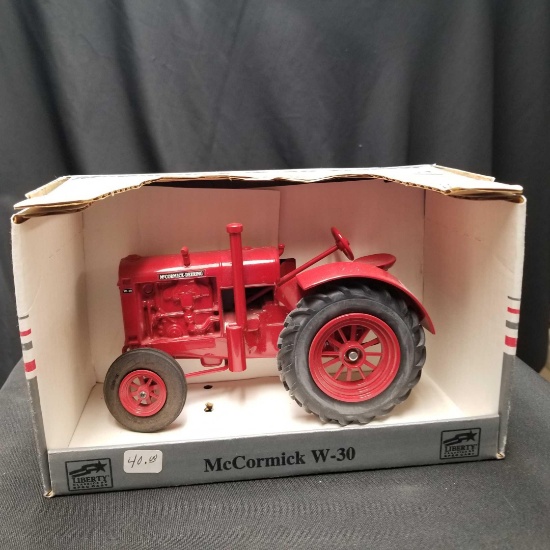 1/16 Scale SpecCast McCormick W-30 Tractor-NIB