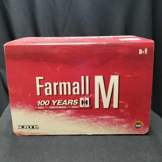 1/16 Ertl...1,0000.00 Farmall M-NIB