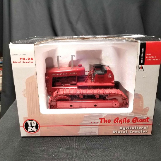 1/50 Scale SpecCast IH TD-24 Diesel Crawler-NIB