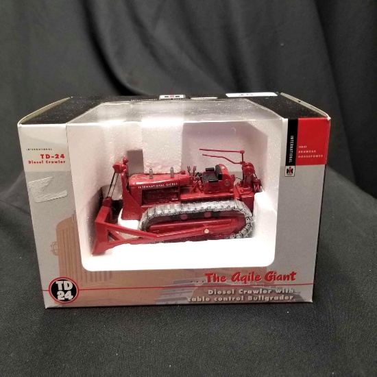 1/25 Scale SpecCast International TD-24 Diesel Crawler-NIB