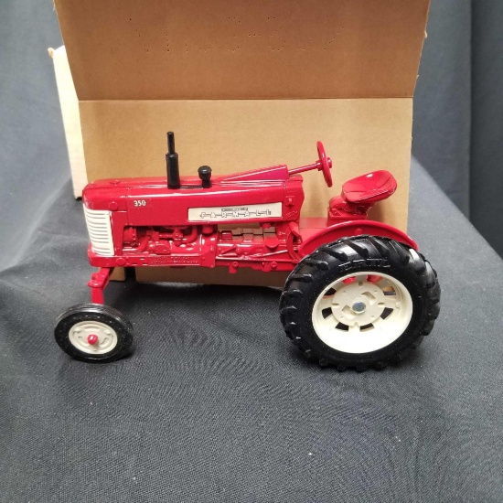 1/16 Scale Ertl IH 350 -NIB