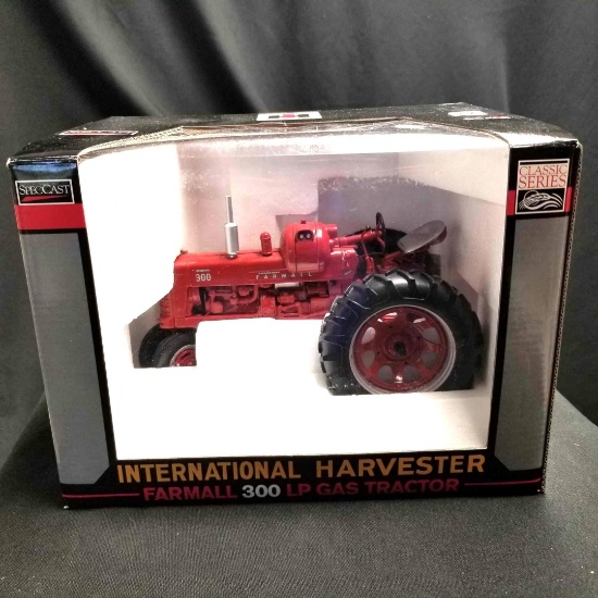 1/16 Scale SpecCast Classic Series IH 300 Farmall...LP Gas...Tractor-NIB