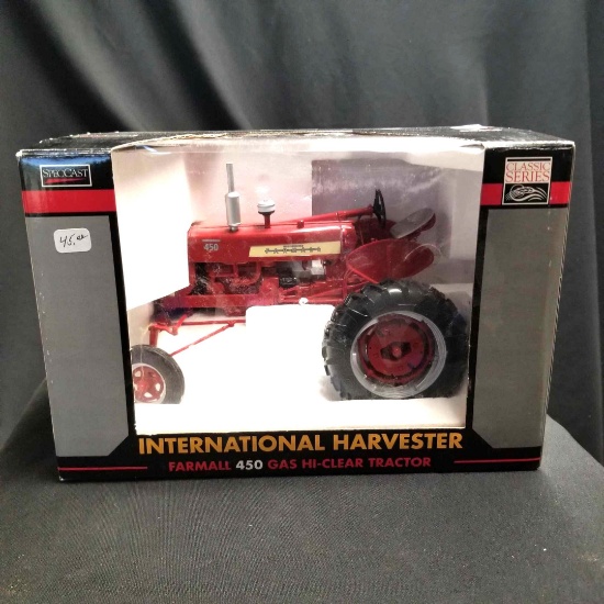 1/16 Scale SpecCast Classic Series IH 450...Farmall... Gas Hi-Clear Tractor-NIB