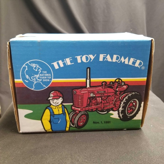 1/16 Scale Ertl..., The Toy Farmer Farmall Super M-TA Diesel tractor-NIB