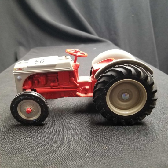 1/16 Scale Ford Tractor