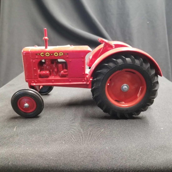 1/16 Scale Co-op Tractor